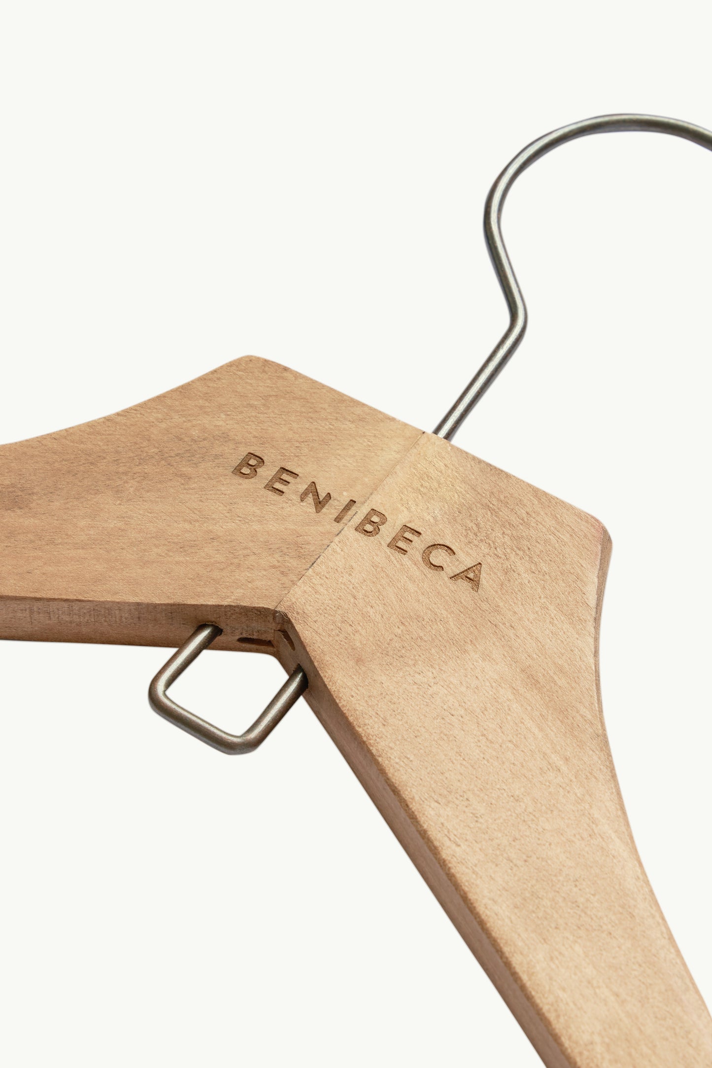 T-SHIRT HANGER
