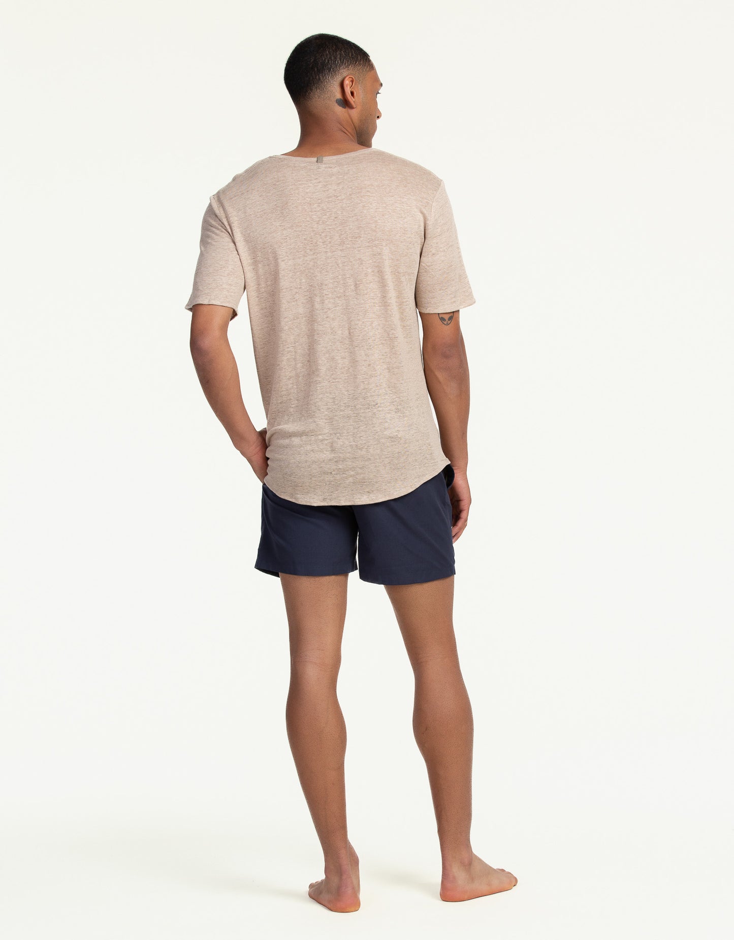 C-NECK LINEN SAND