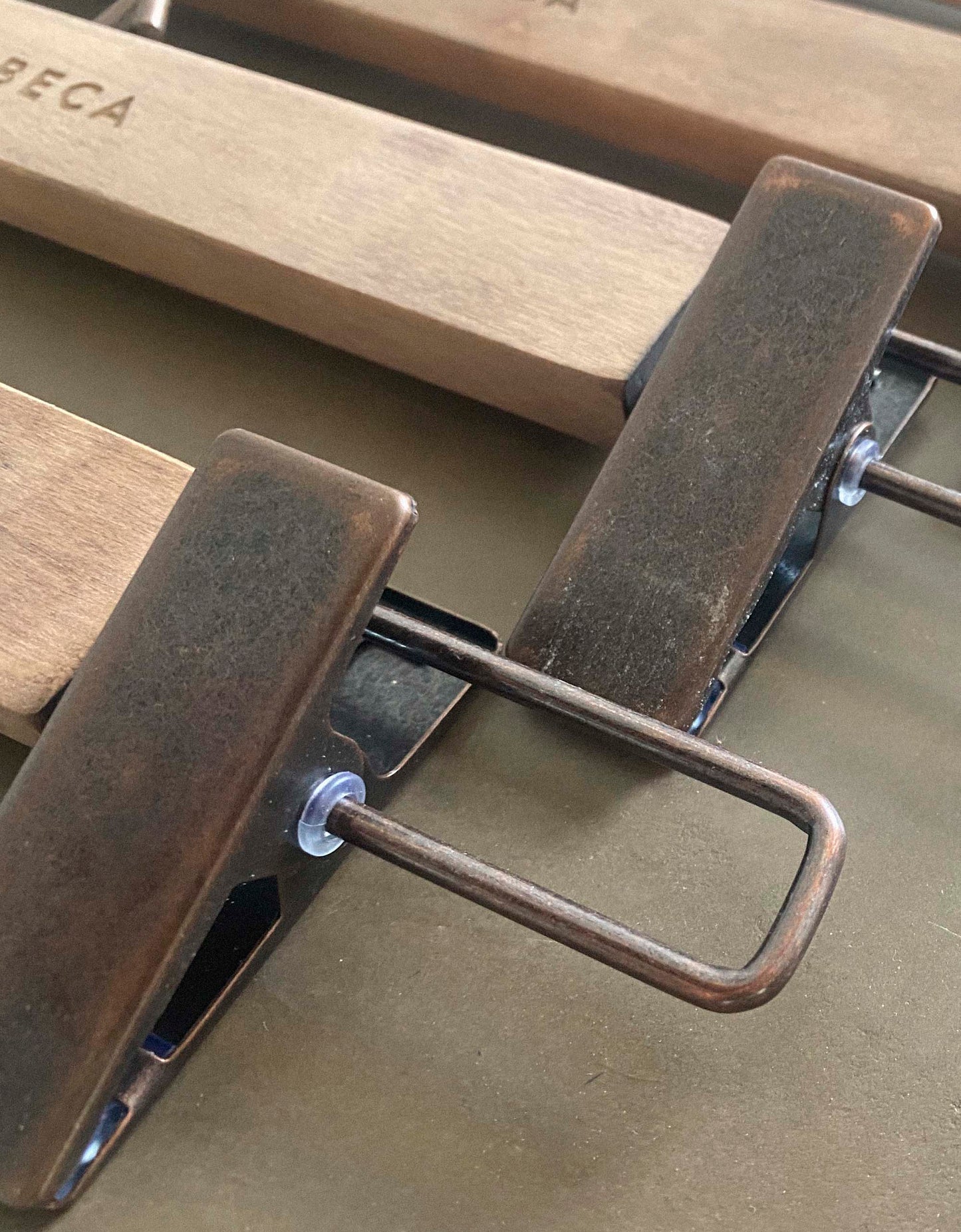 2 PIN HANGER