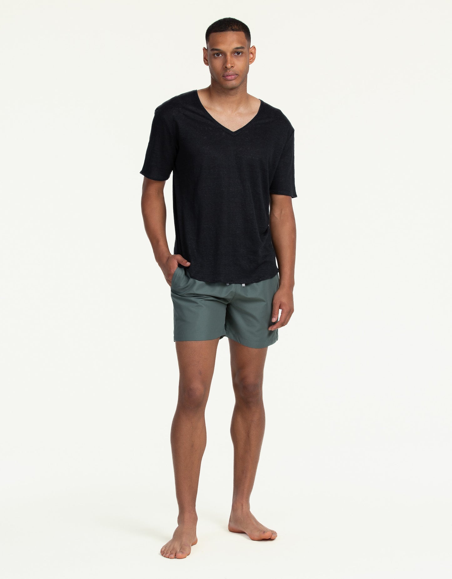 V-NECK LINEN NERO