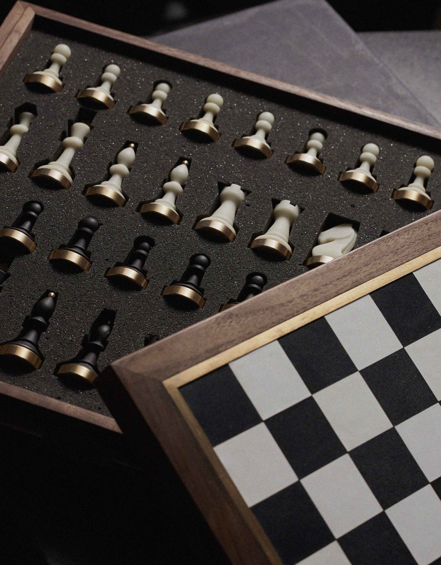 CHESS SET