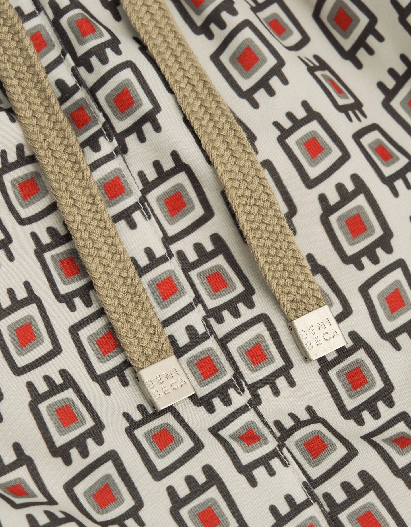 AKHA MID LENGTH