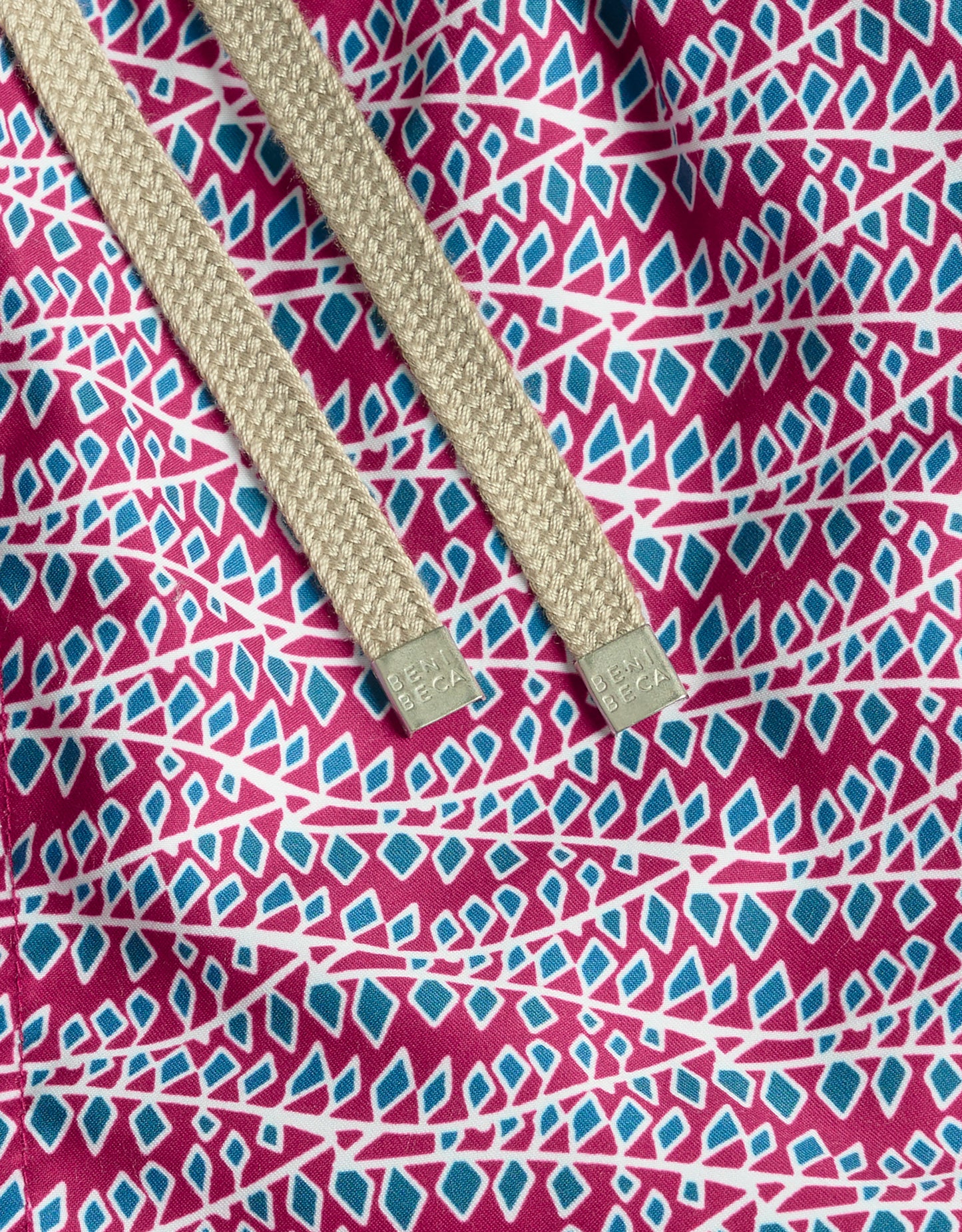 MANELE MID LENGTH