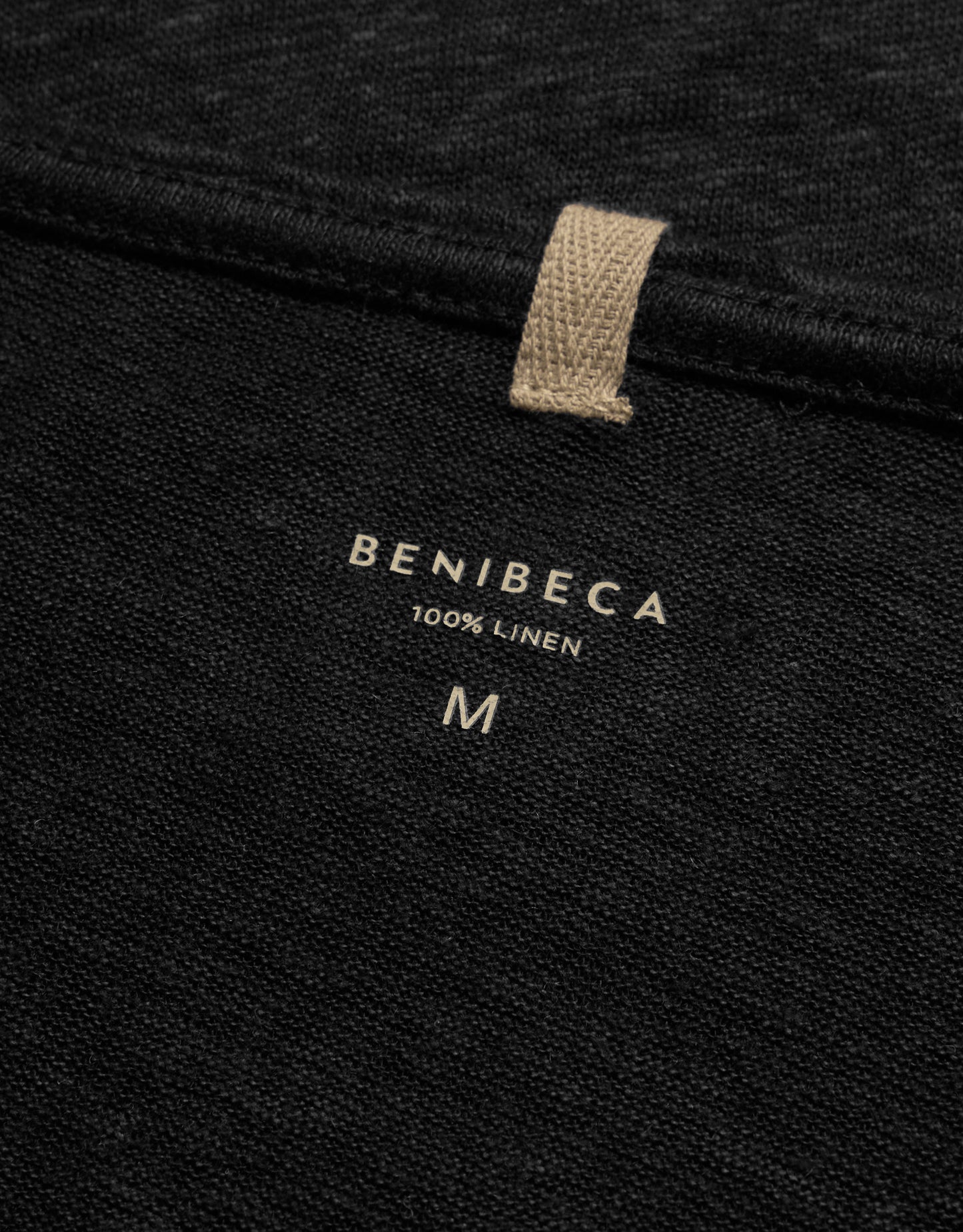 V-NECK LINEN NERO
