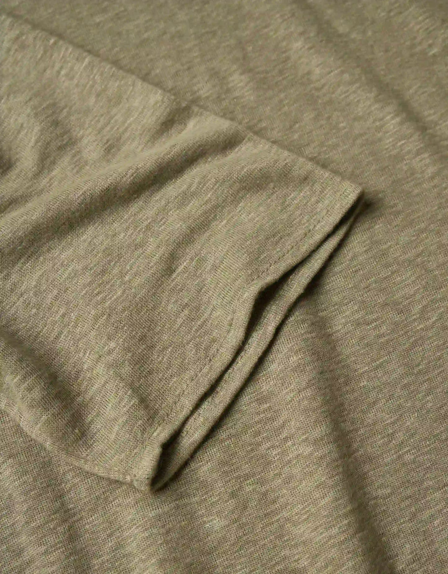 V-NECK LINEN OLIVE