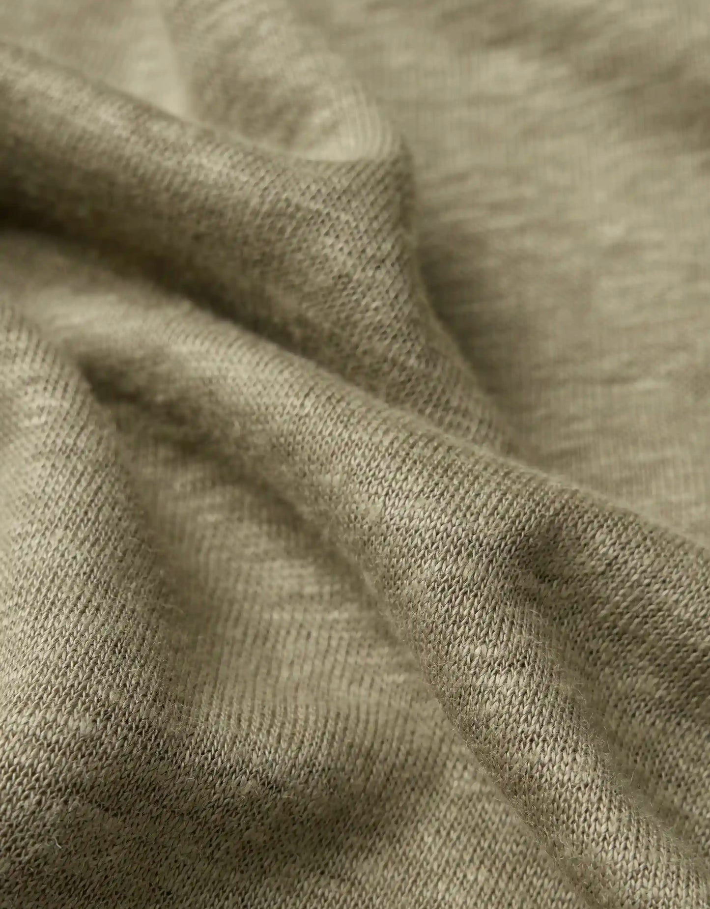 V-NECK LINEN OLIVE