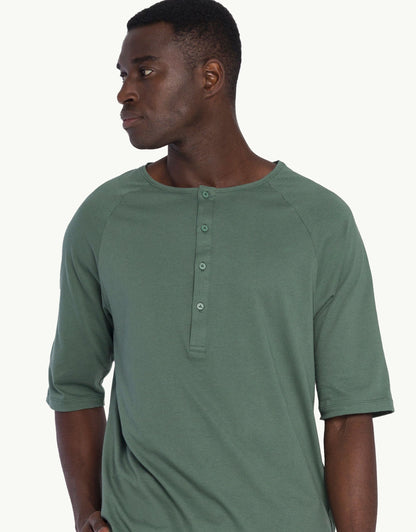 Discover sustainable fashion for men with our Jungle T-shati. Half-sleeve polo t-shirt in green color. Crafted for everyday luxury, our tees provide unmatched softness and all-day comfort. Stay cool in our breathable organic cotton tees for men, made from 100% organic cotton to champion sustainability and skin-friendly choices.