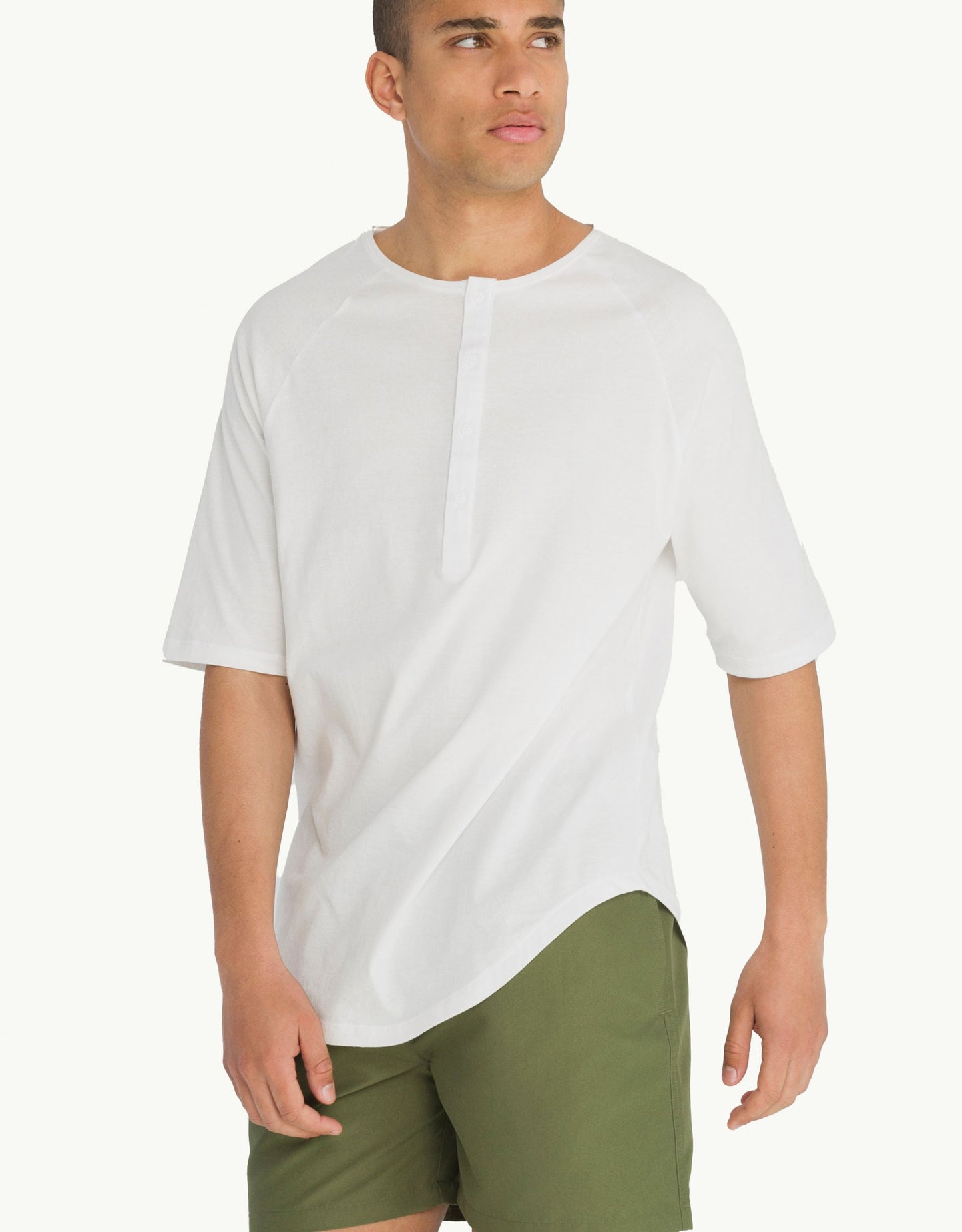 Discover sustainable fashion for men with our polo t-shirt Blanc T-shati in white color. Crafted for everyday luxury, our tees provide unmatched softness and all-day comfort. Stay cool in our breathable organic cotton tees for men, made from 100% organic cotton to champion sustainability and skin-friendly choices.