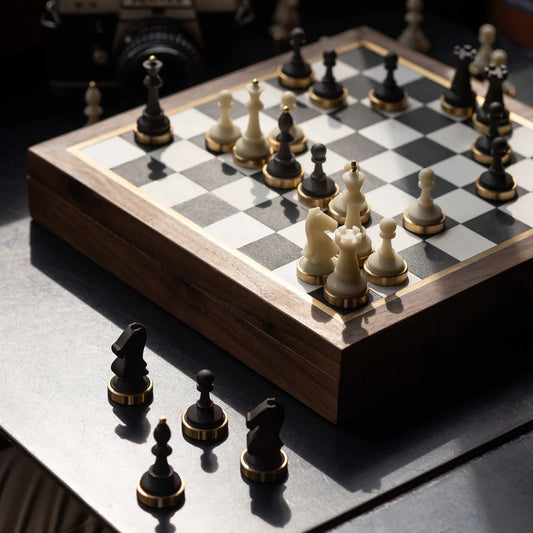 CHESS SET