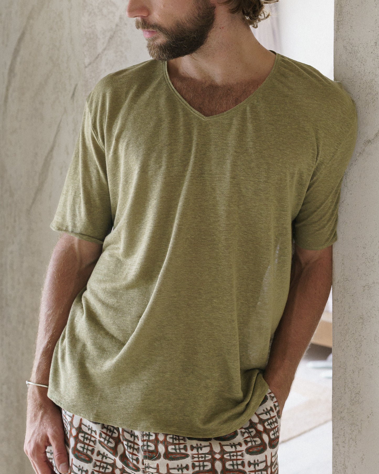 V-NECK LINEN ENEBRO