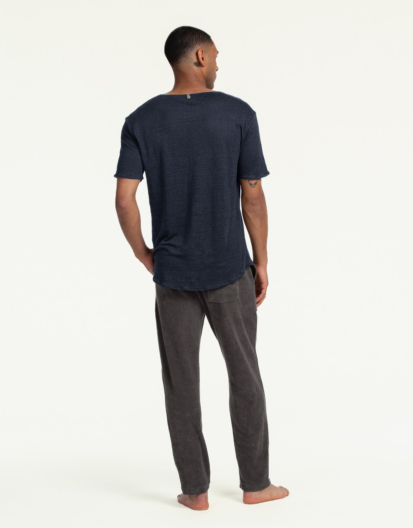 V-NECK LINEN NOCHE